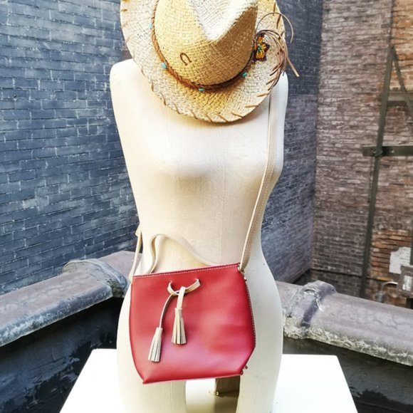 NWOT-Cranberry Red Crossbody - Private Label
OFFERS WELCOME‼️‼️ - Picture 2 of 3